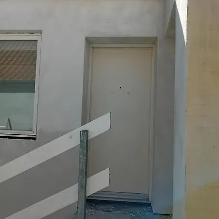 Centrally Located Lejlighed *